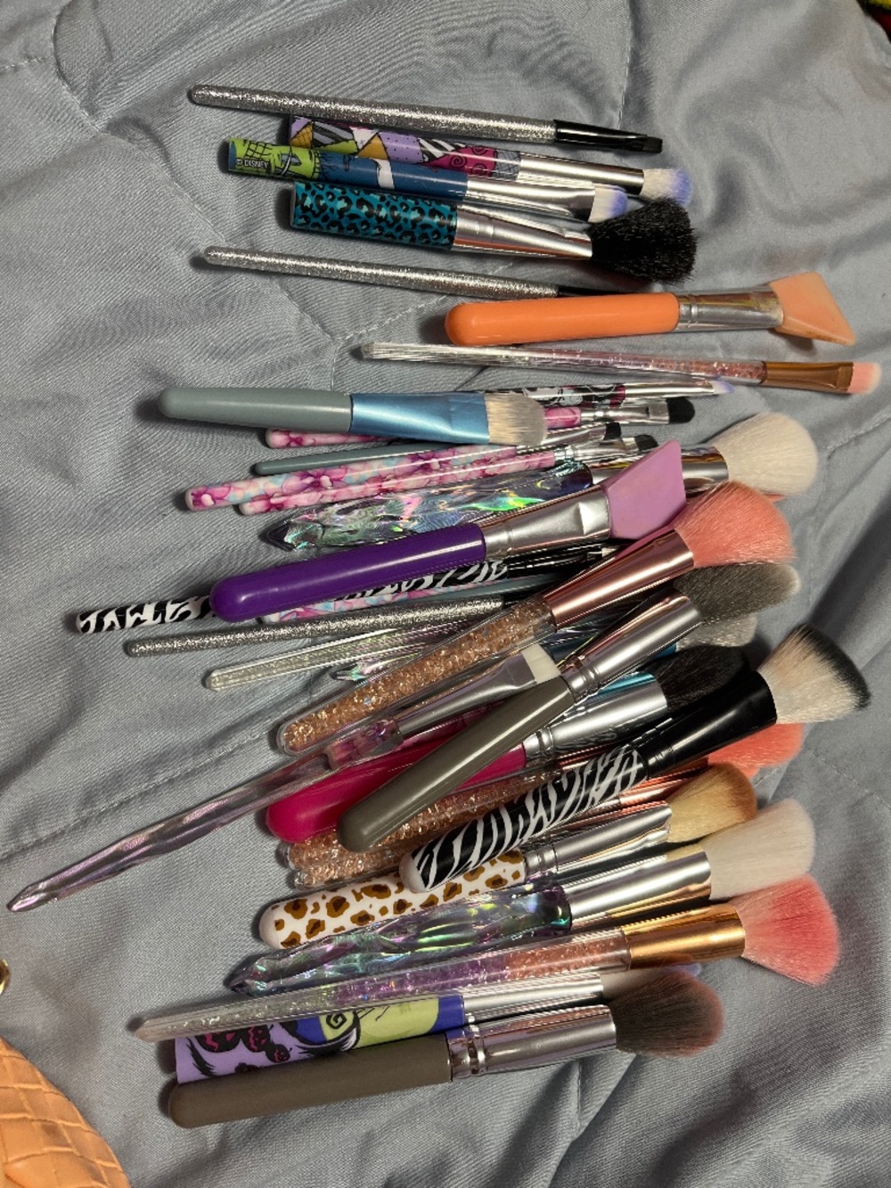 Makeup brushes